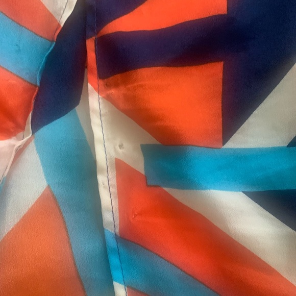 Beautiful top!! - Picture 3 of 4